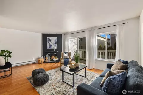 8823 Holly Dr #D204, Everett, WA 98208