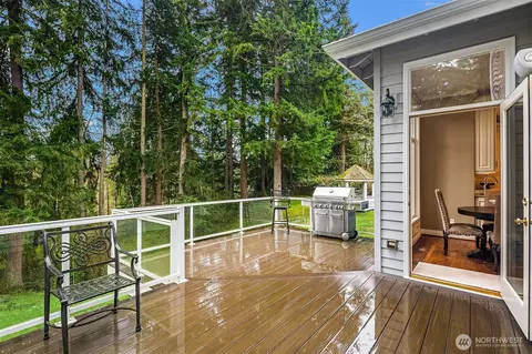 Exterior - 17633 48th Ave SE, Bothell, WA 98012 photo 5 of 7