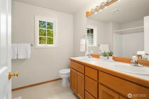 Bath - 17633 48th Ave SE, Bothell, WA 98012 photo 3 of 3