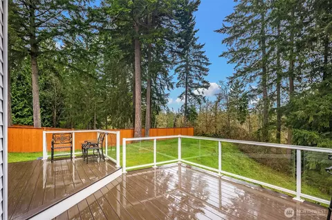 Exterior - 17633 48th Ave SE, Bothell, WA 98012 photo 4 of 7