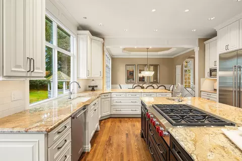 Kitchen - 17633 48th Ave SE, Bothell, WA 98012 photo 4 of 6