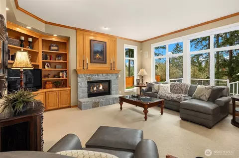 Living - 17633 48th Ave SE, Bothell, WA 98012 photo 2 of 3