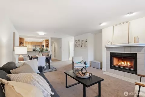 9320 NE Juanita Dr #2C, Kirkland, WA 98034
