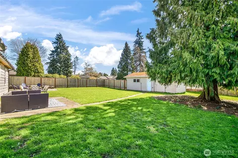 Exterior - 2316 7th St, Everett, WA 98201 photo 3 of 9