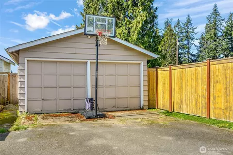 Exterior - 2316 7th St, Everett, WA 98201 photo 7 of 9