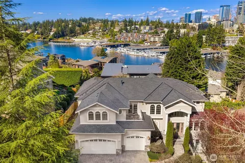 9750 SE 5th St, Bellevue, WA 98004