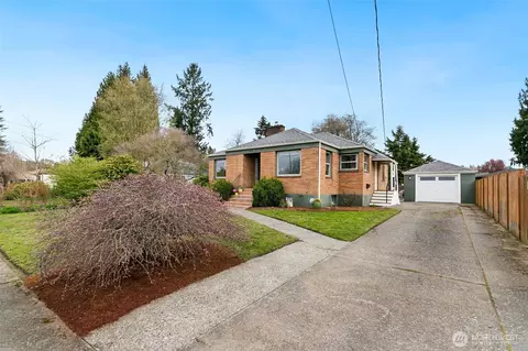 214 J St NE, Auburn, WA 98002