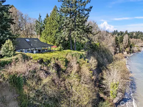 8032 SW 222nd Pl, Vashon, WA 98070
