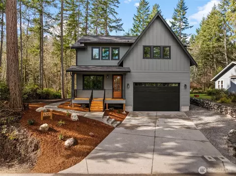 630 8th Ave, Fox Island, WA 98333