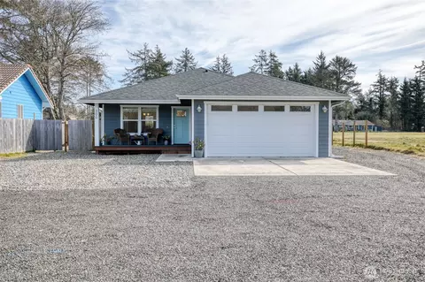 300 Octopus Ave NE, Ocean Shores, WA 98569
