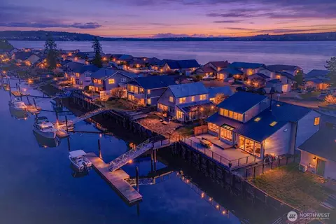 201 N Beach Dr, Port Ludlow, WA 98365