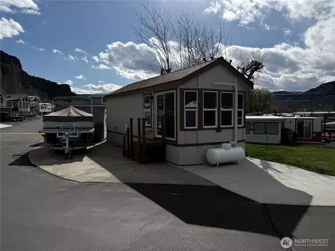 31465 Moore Rd NE #801, Coulee City, WA 99115