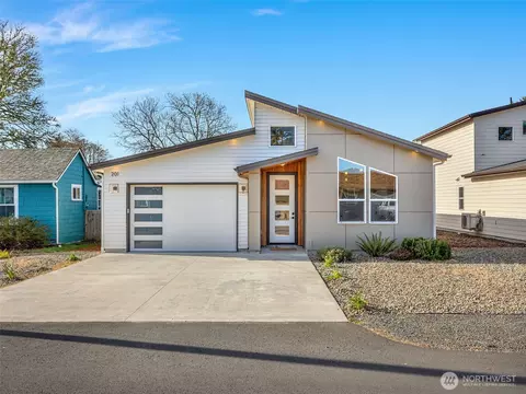 201 24th St NE, Long Beach, WA 98631