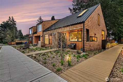 11725 Meridian Ave N #4, Seattle, WA 98133