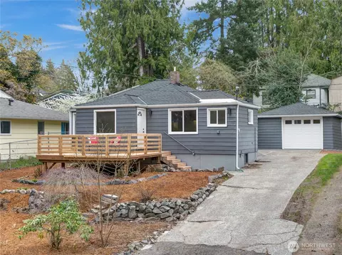 2450 Marine Dr, Bremerton, WA 98312