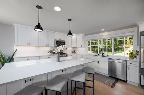 Kitchen - 17407 3rd Ave SE, Bothell, WA 98012 photo 2 of 3