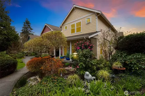 10701 NE Kingston Meadows Cir, Kingston, WA 98346