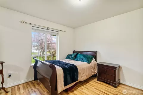 Bedroom - 181 John Rd, Chehalis, WA 98532 photo 2 of 5