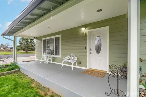 Exterior - 181 John Rd, Chehalis, WA 98532 photo 4 of 14