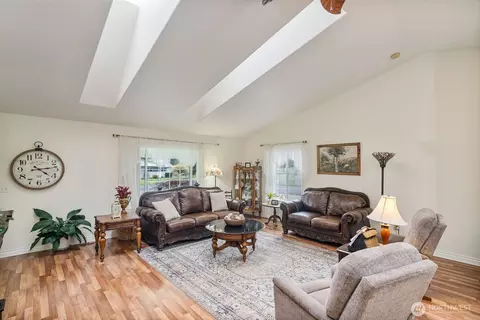 Living - 181 John Rd, Chehalis, WA 98532 photo 3 of 3