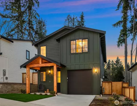13728 NE 101st St, Kirkland, WA 98033