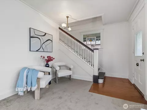 Entry Way - 1901 Hoyt Ave, Everett, WA 98201 photo 1 of 2