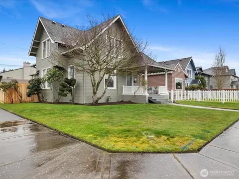Exterior - 1901 Hoyt Ave, Everett, WA 98201 photo 2 of 9