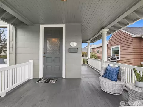 Exterior - 1901 Hoyt Ave, Everett, WA 98201 photo 4 of 9
