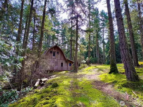 48 Copper Hill Ln, Shaw Island, WA 98286
