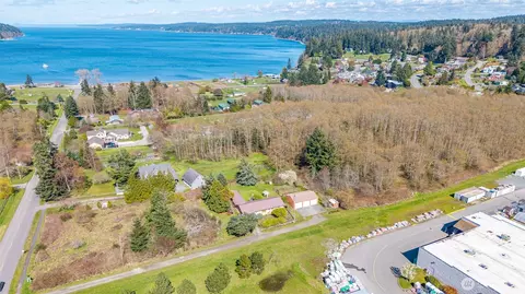 1571 Dutch Hollow Dr, Freeland, WA 98249