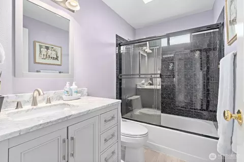 Bath - 7503 7th Dr W, Everett, WA 98203 photo 3 of 3