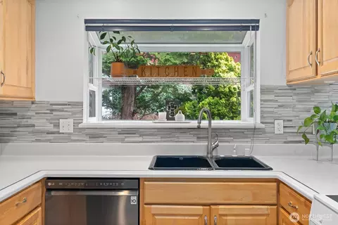 Kitchen - 7503 7th Dr W, Everett, WA 98203 photo 3 of 3