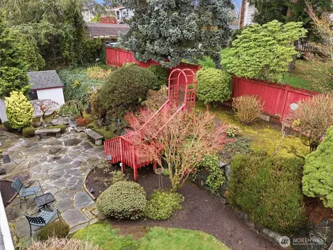 Exterior - 7503 7th Dr W, Everett, WA 98203 photo 7 of 8