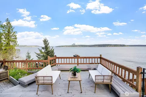6819 Cliff Ave SW, Longbranch, WA 98351