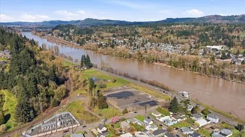 101 Fishers Ln, Longview, WA 98632