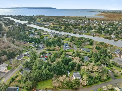 855 Hake Ct SW, Ocean Shores, WA 98569