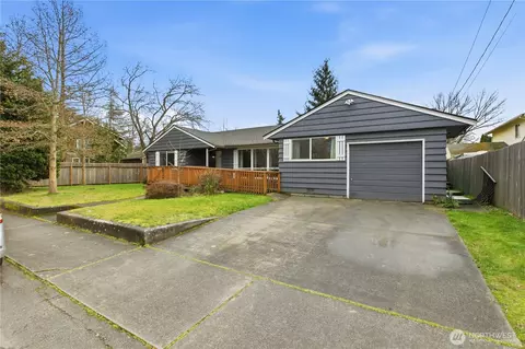 924 7th Ave NW, Puyallup, WA 98371