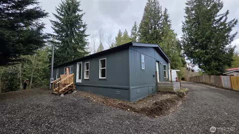 17915 64th St E, Lake Tapps, WA 98391