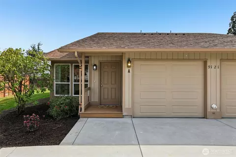 9121 5th Pl W #A & B, Everett, WA 98204 photo 2