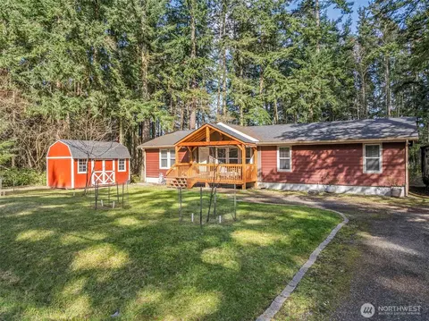 371 Sunset Dr, Oak Harbor, WA 98277