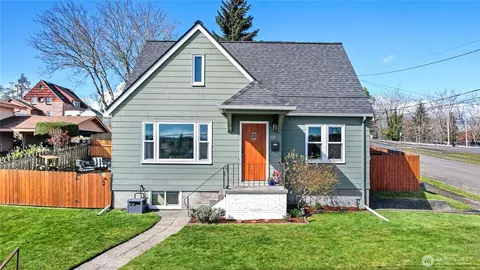 1121 Chester Ave, Bremerton, WA 98337