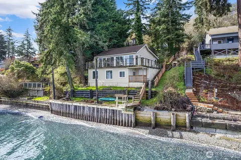 8032 SW Hawthorne Ln, Vashon, WA 98070