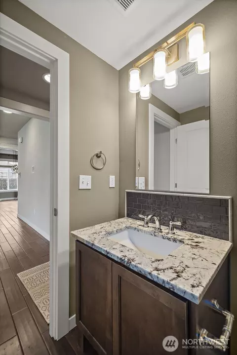 Bath - 4351 333rd Ave NE, Carnation, WA 98014 photo 1 of 4