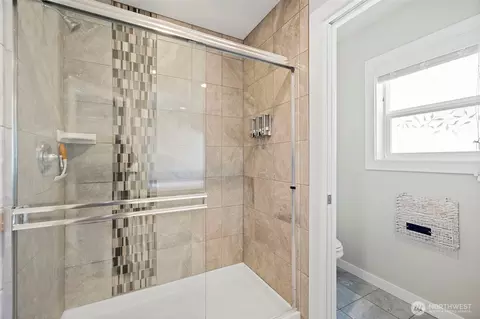 Bath - 4351 333rd Ave NE, Carnation, WA 98014 photo 3 of 4