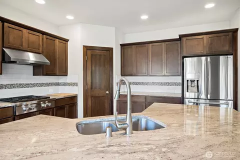Kitchen - 4351 333rd Ave NE, Carnation, WA 98014 photo 5 of 5