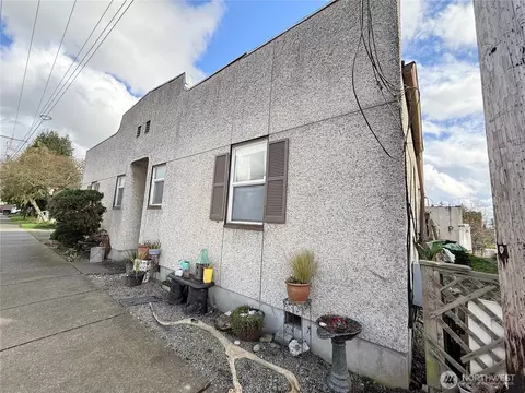 606 Greenleaf Ave, Burlington, WA 98233
