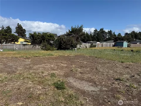 31202 I St E, Ocean Park, WA 98640