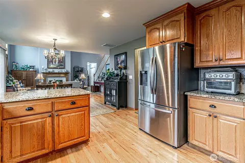 Kitchen - 14613 146th E, Orting, WA 98360 photo 3 of 4
