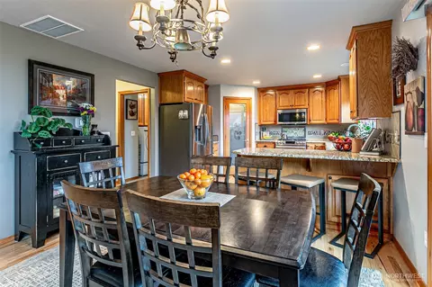 Dining - 14613 146th E, Orting, WA 98360 photo 2 of 2