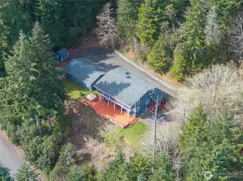 50 NE Alta Vista Dr, Belfair, WA 98528